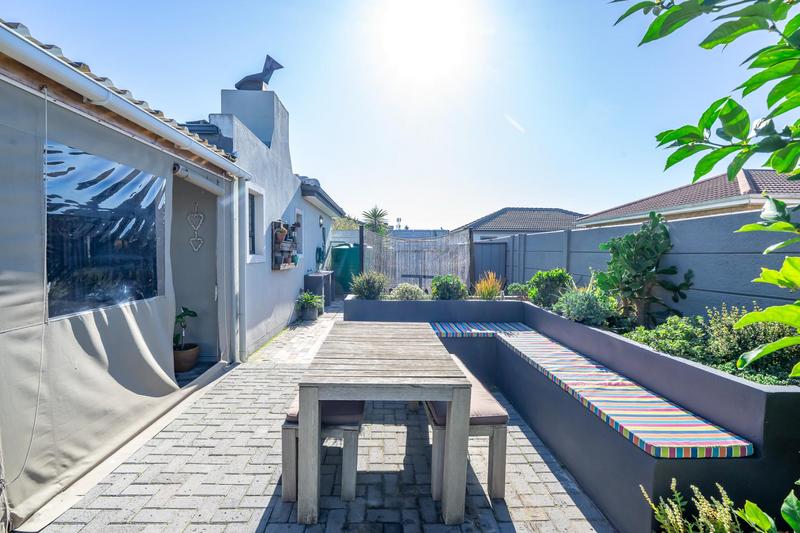 4 Bedroom Property for Sale in Viking Village Western Cape